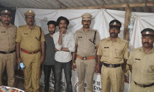 എംഡിഎംഎ മയക്കുമരുന്നുമായി മുത്തങ്ങയില് രണ്ട് യുവാക്കള് പിടിയില് എംഡിഎംഎ മയക്കുമരുന്നുമായി മുത്തങ്ങയില് രണ്ട് യുവാക്കള് പിടിയില്