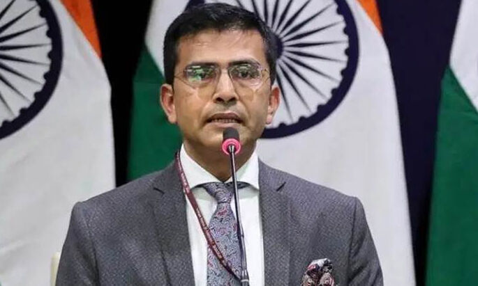 നയതന്ത്രജ്ഞരുടെ കശ്മീര് സന്ദര്ശനം തുടങ്ങി: ഗൈഡഡ് ടൂര് ആണെന്ന ആരോപണം നിഷേധിച്ച് ആഭ്യന്തര മന്ത്രാലയം നയതന്ത്രജ്ഞരുടെ കശ്മീര് സന്ദര്ശനം തുടങ്ങി: ഗൈഡഡ് ടൂര് ആണെന്ന ആരോപണം നിഷേധിച്ച് ആഭ്യന്തര മന്ത്രാലയം