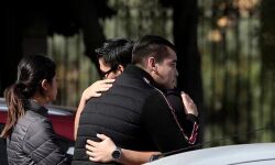 സ്കൂളില് വെടിയുതിര്ത്ത് 11 കാരന്; അധ്യാപകന് കൊല്ലപ്പെട്ടു, ആറ് വിദ്യാര്ഥികള്ക്ക് പരിക്ക് സ്കൂളില് വെടിയുതിര്ത്ത് 11 കാരന്; അധ്യാപകന് കൊല്ലപ്പെട്ടു, ആറ് വിദ്യാര്ഥികള്ക്ക് പരിക്ക്