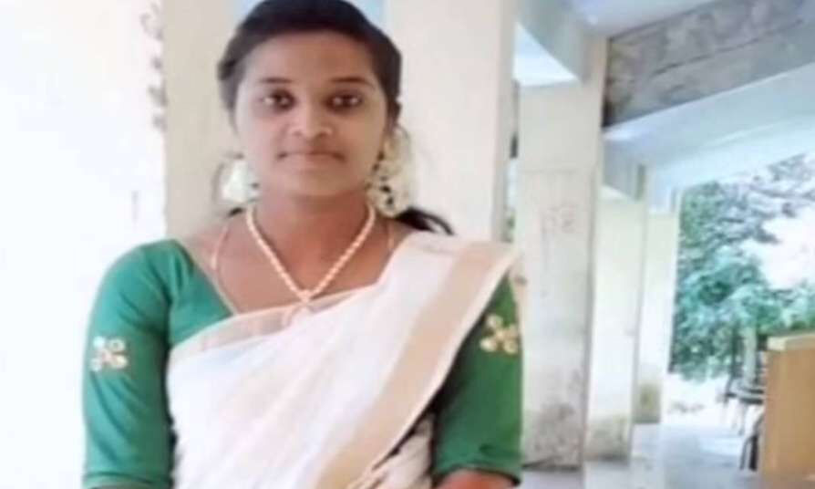 വീഡിയോ കോള് ചെയ്തുകൊണ്ടിരിക്കെ വിദ്യാര്ഥിനി തൂങ്ങിമരിച്ചു വീഡിയോ കോള് ചെയ്തുകൊണ്ടിരിക്കെ വിദ്യാര്ഥിനി തൂങ്ങിമരിച്ചു