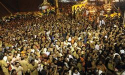 ഇന്ന് മകരവിളക്ക്; സന്നിധാനം ഭക്തിസാന്ദ്രം; കര്‍ശന നിയന്ത്രണം