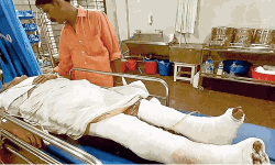 കയറുംമുന്പേ ബസ് മുന്നോട്ടെടുത്തു; എണ്പത്തഞ്ചുകാരിയുടെ കാലില് ചക്രം കയറി കയറുംമുന്പേ ബസ് മുന്നോട്ടെടുത്തു; എണ്പത്തഞ്ചുകാരിയുടെ കാലില് ചക്രം കയറി