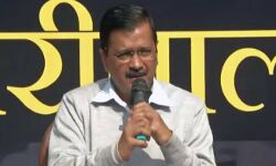 ഡല്‍ഹി നിയമസഭാ തിരഞ്ഞെടുപ്പ്: പത്തിന വാഗ്ദാനങ്ങളുമായി കെജ്‌രിവാള്‍