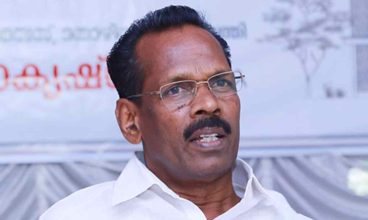 കൊവിഡ് പ്രതിരോധം: ഗോത്രമേഖലയുടെ സംരക്ഷണം ഉറപ്പാക്കണം- മന്ത്രി ടി പി രാമകൃഷ്ണന് കൊവിഡ് പ്രതിരോധം: ഗോത്രമേഖലയുടെ സംരക്ഷണം ഉറപ്പാക്കണം- മന്ത്രി ടി പി രാമകൃഷ്ണന്