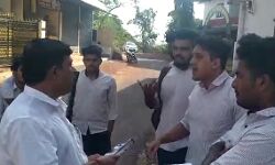 പൗരത്വ നിയമ ന്യായീകരണം: ബിജെപി ലഘുലേഖ നേതാക്കള്‍ക്കുമുന്നില്‍ കീറിയെറിഞ്ഞ് വിദ്യാര്‍ഥികള്‍(വീഡിയോ)