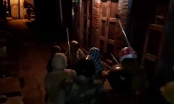 പൗരത്വ പ്രക്ഷോഭം: യുപിയില്‍ സ്ത്രീകളെ പോലിസ് പിന്തുടര്‍ന്ന് തല്ലിച്ചതച്ചു; ദൃശ്യങ്ങള്‍ പുറത്ത്