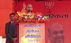 ആസാദി വിളിക്കുന്നത് രാജ്യദ്രോഹം; ഭീഷണിയുമായി യോഗി ആദിത്യനാഥ്