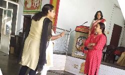 ഇത് ഹിന്ദുവിന്റെ ഭൂമി, വേണമെങ്കില്‍ നിന്നെയും കൊല്ലാന്‍ മടിക്കില്ല; കൊലവിളിയുമായി സംഘപരിവാര വനിതകള്‍  (വീഡിയോ)