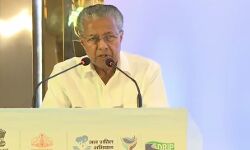 പ്രളയത്തോടൊത്തു പോകുന്ന വികസന ശൈലി രൂപപ്പെടുത്തണം: മുഖ്യമന്ത്രി