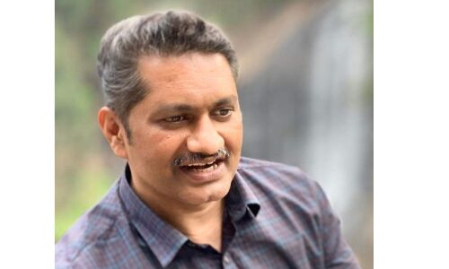 ഈ ചിരിയൊക്കെ നിലവിളിയായി മാറുന്ന കാലം അത്ര വിദൂരമൊന്നുമല്ലെന്നോര്ക്കുക... ഈ ചിരിയൊക്കെ നിലവിളിയായി മാറുന്ന കാലം അത്ര വിദൂരമൊന്നുമല്ലെന്നോര്ക്കുക...