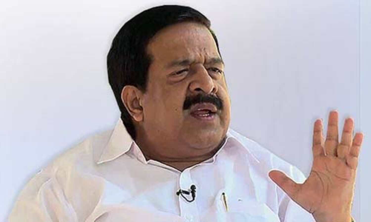 ലയിക്കേണ്ടത് സിപിഎമ്മും ബിജെപിയും തമ്മില്: രമേശ് ചെന്നിത്തല ലയിക്കേണ്ടത് സിപിഎമ്മും ബിജെപിയും തമ്മില്: രമേശ് ചെന്നിത്തല