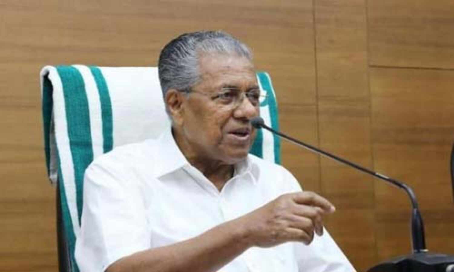 കൊവിഡ് വ്യാപനം: വിദ്യാരംഭം വീടുകളില്തന്നെ നടത്തുന്നതാണ് ഉചിതമെന്ന് മുഖ്യമന്ത്രി കൊവിഡ് വ്യാപനം: വിദ്യാരംഭം വീടുകളില്തന്നെ നടത്തുന്നതാണ് ഉചിതമെന്ന് മുഖ്യമന്ത്രി