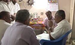 നേപ്പാളിൽ മരിച്ച പ്രവീണിന്റെ വീട്ടിൽ മുഖ്യമന്ത്രിയെത്തി നേപ്പാളിൽ മരിച്ച പ്രവീണിന്റെ വീട്ടിൽ മുഖ്യമന്ത്രിയെത്തി