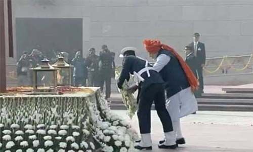 റിപ്പബ്ലിക് ദിനാഘോഷ നിറവില് രാജ്യം; യുദ്ധസ്മാരകത്തില് പ്രധാനമന്ത്രി പുഷ്പചക്രം അര്പ്പിച്ചു റിപ്പബ്ലിക് ദിനാഘോഷ നിറവില് രാജ്യം; യുദ്ധസ്മാരകത്തില് പ്രധാനമന്ത്രി പുഷ്പചക്രം അര്പ്പിച്ചു