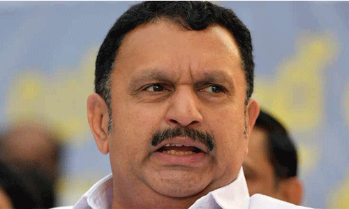 കെപിസിസി നേതൃത്വത്തിനെതിരേ വീണ്ടും വിമര്ശനമുന്നയിച്ച് കെ മുരളീധരന് കെപിസിസി നേതൃത്വത്തിനെതിരേ വീണ്ടും വിമര്ശനമുന്നയിച്ച് കെ മുരളീധരന്