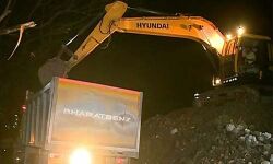 മരട് ഫ്‌ളാറ്റ്: കോണ്‍ക്രീറ്റ് അവശിഷ്ടങ്ങള്‍ നീക്കിത്തുടങ്ങി