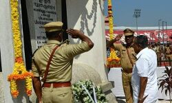 ഗാന്ധിജിയെ തെറ്റായി വ്യാഖ്യാനിക്കുന്നത് കുറ്റകൃത്യം കൂടിയാണെന്ന് മുഖ്യമന്ത്രി