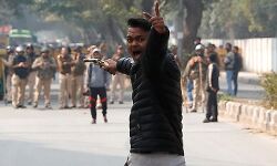 അന്ത്യയാത്രയില്‍ കാവി പുതപ്പിക്കണം, ജയ് ശ്രീ റാം മുഴക്കണം; ജാമിഅയില്‍ വെടിയുതിര്‍ത്തത് ഫേസ്ബുക്ക് ലൈവിട്ട ശേഷം