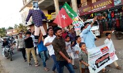 ഗാന്ധി രക്തസാക്ഷി ദിനം: നാടൊട്ടുക്കും ഗോഡ്‌സയെ വീണ്ടും തൂക്കിലേറ്റി