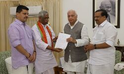 വിദ്വേഷ പ്രചാരണം: പരാതിയുമായി ആര്‍എസ്എസ് നേതാക്കള്‍ ഗവര്‍ണറേയും മുഖ്യമന്ത്രിയേയും കണ്ടു