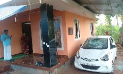 സിപിഎം പ്രവര്‍ത്തകന്റെ വീടും വാഹനവും തകര്‍ത്തു