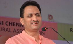 സ്വാതന്ത്ര്യസമരം നാടകം, ഗാന്ധിജിയുടെ സത്യഗ്രഹം ഒത്തുകളി; വിവാദ പ്രസ്താവനയുമായി ബിജെപി എംപി