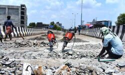 പാലാരിവട്ടത്തെ ഭാരപരിശോധന: ഹൈക്കോടതി ഉത്തരവിന് സ്റ്റേ ആവശ്യപ്പെട്ട് സര്ക്കാര് സുപ്രിംകോടതിയില് പാലാരിവട്ടത്തെ ഭാരപരിശോധന: ഹൈക്കോടതി ഉത്തരവിന് സ്റ്റേ ആവശ്യപ്പെട്ട് സര്ക്കാര് സുപ്രിംകോടതിയില്