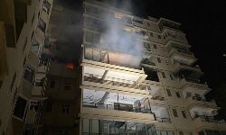 മുംബൈയില്‍ ബഹുനില കെട്ടിടത്തില്‍ തീപ്പിടിത്തം