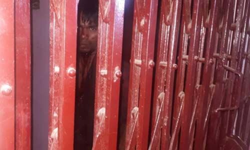 കൊല്ലത്ത് ഇതരസംസ്ഥാന തൊഴിലാളിയെ കഴുത്തറുത്ത് കൊന്നു കൊല്ലത്ത് ഇതരസംസ്ഥാന തൊഴിലാളിയെ കഴുത്തറുത്ത് കൊന്നു