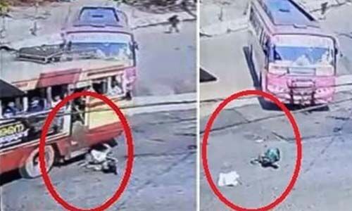 ഓടിക്കൊണ്ടിരുന്ന കെഎസ്ആര്ടിസി ബസ്സില്നിന്ന് യാത്രക്കാരി തെറിച്ചുവീണു; ഗുരുതര പരിക്ക് ഓടിക്കൊണ്ടിരുന്ന കെഎസ്ആര്ടിസി ബസ്സില്നിന്ന് യാത്രക്കാരി തെറിച്ചുവീണു; ഗുരുതര പരിക്ക്