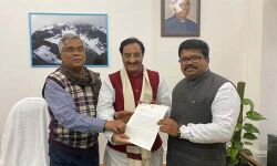 ജെഎന്യു അക്രമം: വിസി ജഗദേഷ് കുമാറിനെ പുറത്താക്കണം; കേന്ദ്രമന്ത്രിക്ക് നിവേദനം നല്കി പ്രതിപക്ഷ എംപിമാര് ജെഎന്യു അക്രമം: വിസി ജഗദേഷ് കുമാറിനെ പുറത്താക്കണം; കേന്ദ്രമന്ത്രിക്ക് നിവേദനം നല്കി പ്രതിപക്ഷ എംപിമാര്