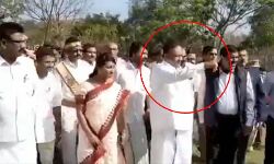 ആദിവാസി ബാലന്‍മാരെ കൊണ്ട് ചെരുപ്പൂരിച്ച തമിഴ്‌നാട് മന്ത്രിക്കെതിരെ പ്രതിഷേധം ശക്തം