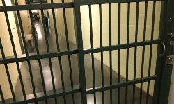 കാമുകനൊപ്പം ജീവിക്കാന്‍ മക്കളെ കുളത്തിലെറിഞ്ഞ് കൊന്ന മാതാവിന് ജീവപര്യന്തം തടവ്