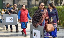 കനത്ത സുരക്ഷയില്‍ ഇന്ന് ഡല്‍ഹി തിരഞ്ഞെടുപ്പ്