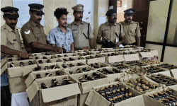 വാഹനത്തില്‍ കടത്തിയ 474 കുപ്പി വിദേശ മദ്യം പിടികൂടി