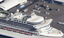 ജപ്പാന് ആഡംബര കപ്പലിലെ ഒരു ഇന്ത്യക്കാരനുകൂടി കൊറോണ സ്ഥിരീകരിച്ചു ജപ്പാന് ആഡംബര കപ്പലിലെ ഒരു ഇന്ത്യക്കാരനുകൂടി കൊറോണ സ്ഥിരീകരിച്ചു