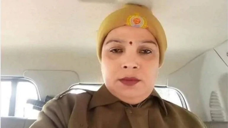 പോലിസ് കോണ്സ്റ്റബിളായ അമ്മയെ പത്താം ക്ലാസുകാരിയായ മകളും കാമുകനും ചേര്ന്ന് കൊലപ്പെടുത്തി പോലിസ് കോണ്സ്റ്റബിളായ അമ്മയെ പത്താം ക്ലാസുകാരിയായ മകളും കാമുകനും ചേര്ന്ന് കൊലപ്പെടുത്തി