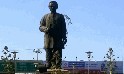 ആര്‍എസ്എസ് നേതാവിന്റെ 63 അടി വെങ്കല പ്രതിമ അനാച്ഛാദനം;  മോദി ഞായറാഴ്ച വാരാണസിയില്‍