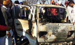 സ്കൂള് വാനിന് തീപ്പിടിച്ച് നാലുകുട്ടികള് വെന്തുമരിച്ചു; എട്ടുപേര്ക്ക് പരിക്ക് സ്കൂള് വാനിന് തീപ്പിടിച്ച് നാലുകുട്ടികള് വെന്തുമരിച്ചു; എട്ടുപേര്ക്ക് പരിക്ക്