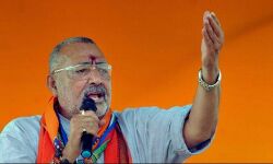 കേന്ദ്രമന്ത്രി മാലയിട്ട അംബേദ്കര്‍ പ്രതിമ ഗംഗാജലം ഒഴിച്ചു കഴുകി സിപിഐ, ആര്‍ജെഡി പ്രവര്‍ത്തകര്‍