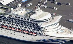 ജപ്പാന് തീരത്ത് നങ്കൂരമിട്ട ആഡംബര കപ്പലിലെ ഒരു ഇന്ത്യക്കാരനുകൂടി കൊറോണ ജപ്പാന് തീരത്ത് നങ്കൂരമിട്ട ആഡംബര കപ്പലിലെ ഒരു ഇന്ത്യക്കാരനുകൂടി കൊറോണ