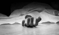 പോക്സോ കേസില് പ്രതിയായ സംഗീതാധ്യാപകന് തൂങ്ങിമരിച്ച നിലയില് പോക്സോ കേസില് പ്രതിയായ സംഗീതാധ്യാപകന് തൂങ്ങിമരിച്ച നിലയില്