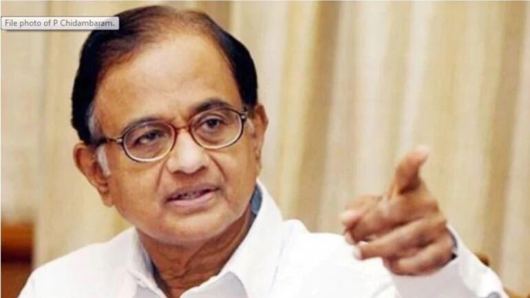 പ്രാപ്തിയില്ലാത്ത ഡോക്ടര്മാര് ഐസിയുവിന് പുറത്ത് കിടത്തി ചികിൽസിക്കുന്ന അവസ്ഥയിലാണ് സാമ്പത്തികരംഗം: പി ചിദംബരം പ്രാപ്തിയില്ലാത്ത ഡോക്ടര്മാര് ഐസിയുവിന് പുറത്ത് കിടത്തി ചികിൽസിക്കുന്ന അവസ്ഥയിലാണ് സാമ്പത്തികരംഗം: പി ചിദംബരം