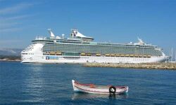 വള്ളത്തില് കപ്പലിടിച്ച് രണ്ട് മല്സ്യത്തൊഴിലാളികള്ക്ക് പരിക്ക് വള്ളത്തില് കപ്പലിടിച്ച് രണ്ട് മല്സ്യത്തൊഴിലാളികള്ക്ക് പരിക്ക്