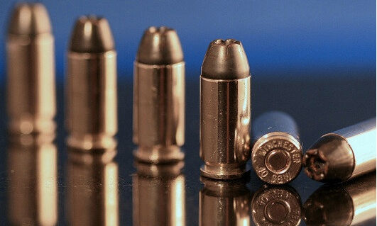 കൊല്ലത്തും കണ്ണൂരിലും വെടിയുണ്ടകള് കണ്ടെത്തി; ഒരാള് അറസ്റ്റില് കൊല്ലത്തും കണ്ണൂരിലും വെടിയുണ്ടകള് കണ്ടെത്തി; ഒരാള് അറസ്റ്റില്