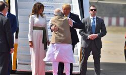 അമേരിക്കന്‍ പ്രസിഡന്റ് ഡോണള്‍ഡ് ട്രംപ് ഇന്ത്യയിലെത്തി