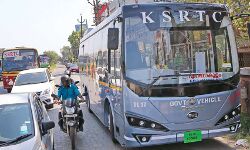 เดเตเดเดธเตเดเดฐเตโเดเดฟเดธเดฟเดเตเดเต เดฌเดพเดงเตเดฏเดคเดฏเดพเดฏเดฟ เดเดฒเดเตเดเตเดฐเดฟเดเต เดฌเดธเตเดเดณเตเด เดเตเดเดธเตเดเดฐเตโเดเดฟเดธเดฟเดเตเดเต เดฌเดพเดงเตเดฏเดคเดฏเดพเดฏเดฟ เดเดฒเดเตเดเตเดฐเดฟเดเต เดฌเดธเตเดเดณเตเด