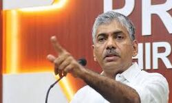 എ.ഡി.ജി.പിയായി തരംതാഴ്ത്തി: പരാതിയുമായി ജേക്കബ് തോമസ് കേന്ദ്ര ട്രൈബ്യൂണലില്‍