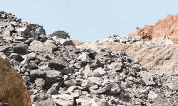 ഇല്ലാത്ത ഉത്തരവിന്റെ പേരില്‍ നിരോധനം ഏര്‍പ്പെടുത്തിയതായി ചെറുകിട ക്വാറി ഉടമകള്‍