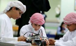 കൊറോണ മുന്കരുതല്: യുഎഇയില് സ്കൂളുകളും കോളജുകളും ഒരുമാസത്തേയ്ക്ക് അടയ്ക്കുന്നു കൊറോണ മുന്കരുതല്: യുഎഇയില് സ്കൂളുകളും കോളജുകളും ഒരുമാസത്തേയ്ക്ക് അടയ്ക്കുന്നു